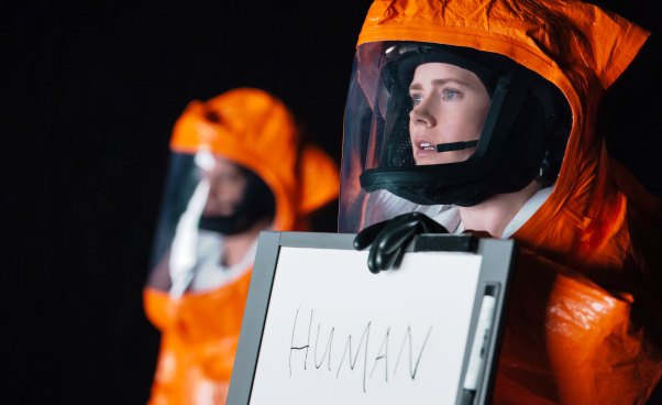 Nowy początek film science fiction dramat psychologiczny z Amy Adams Recenzja