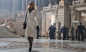 Polecany film o kobiecie femme fatale Atomic Blonde 2017 komiks sensacyjny z akcją w czasie zimnej wojny Opinie